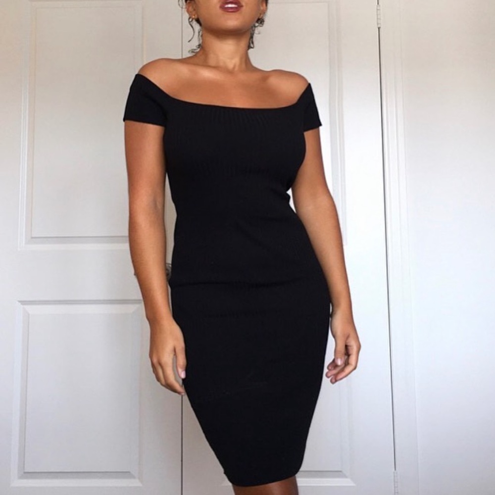 HERA COLLECTIONS BLACK BODY HUGGING DRESS